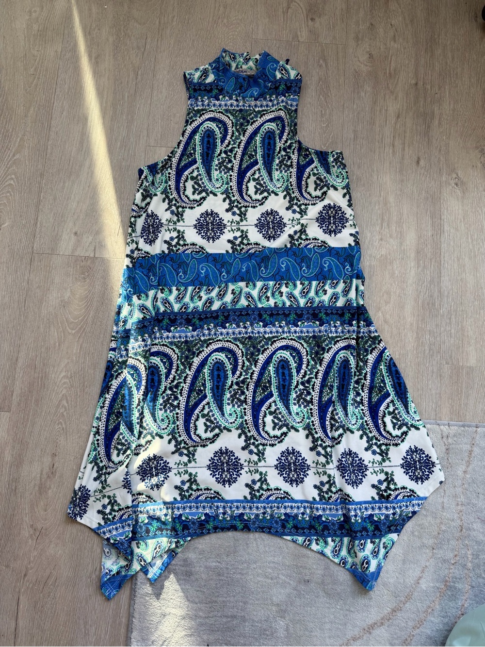 bailey blue Paisley Print Sleeveless Tunic in Blue & White